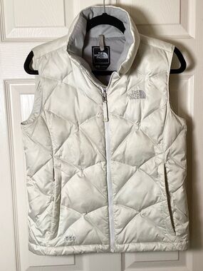 The North Face 550 Women's Cream Quilted Down Vest - Size Small